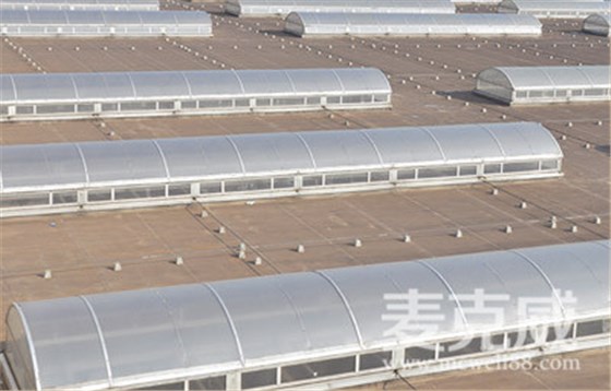 麥克威 側開式圓拱型電動采光排煙天窗 麥克威 側開式圓拱型電動采光排煙天窗