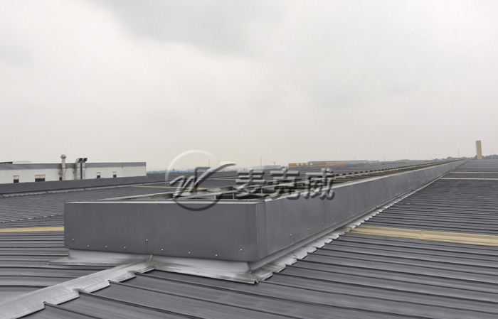 屋脊通風氣樓(間隔風道式) 屋脊通風氣樓(間隔風道式)